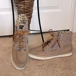 Sperry Women's Betty Chukka Boot Size 8.5 Tan Brown Lace-Up Athleisure High Top